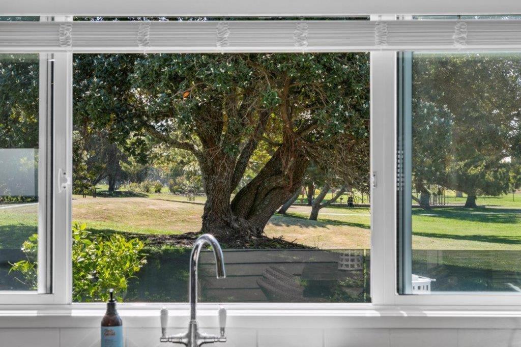 Stunning Tranquil Home With Green Space Views Маунт-Маунгануй Екстер'єр фото